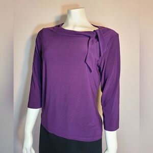 Women's stretchy top with tie accent